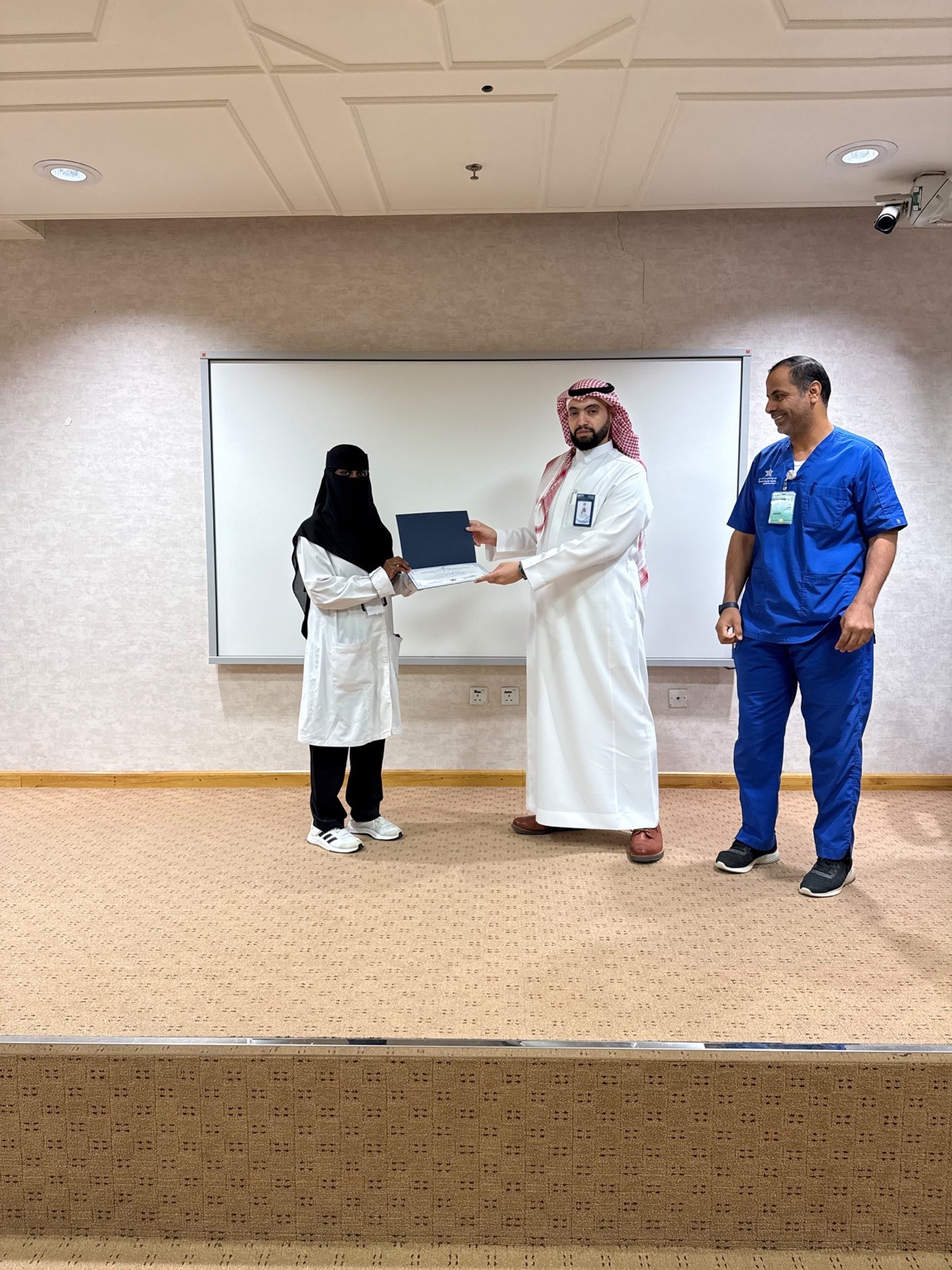 مستشفى الملك سعود بعنيزة ينظم فعالية «تحديثات التمريض» لتعزيز جودة الرعاية