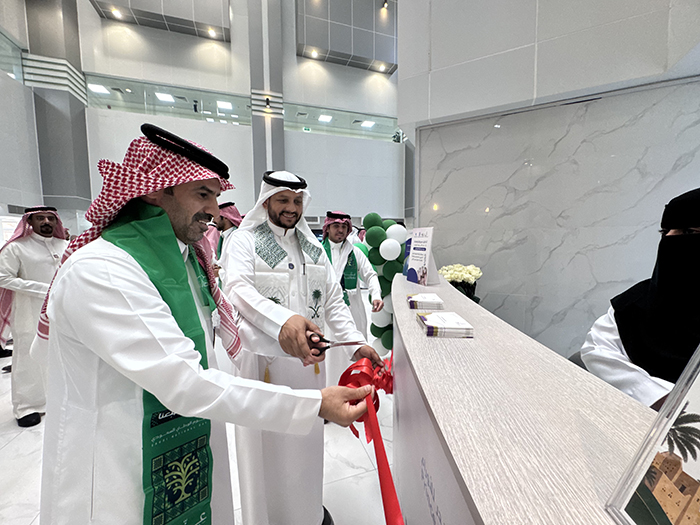 مركز الأمير فيصل بن بندر للأورام يدشن مكتبًا ميدانيًا لجمعية «بلسم»