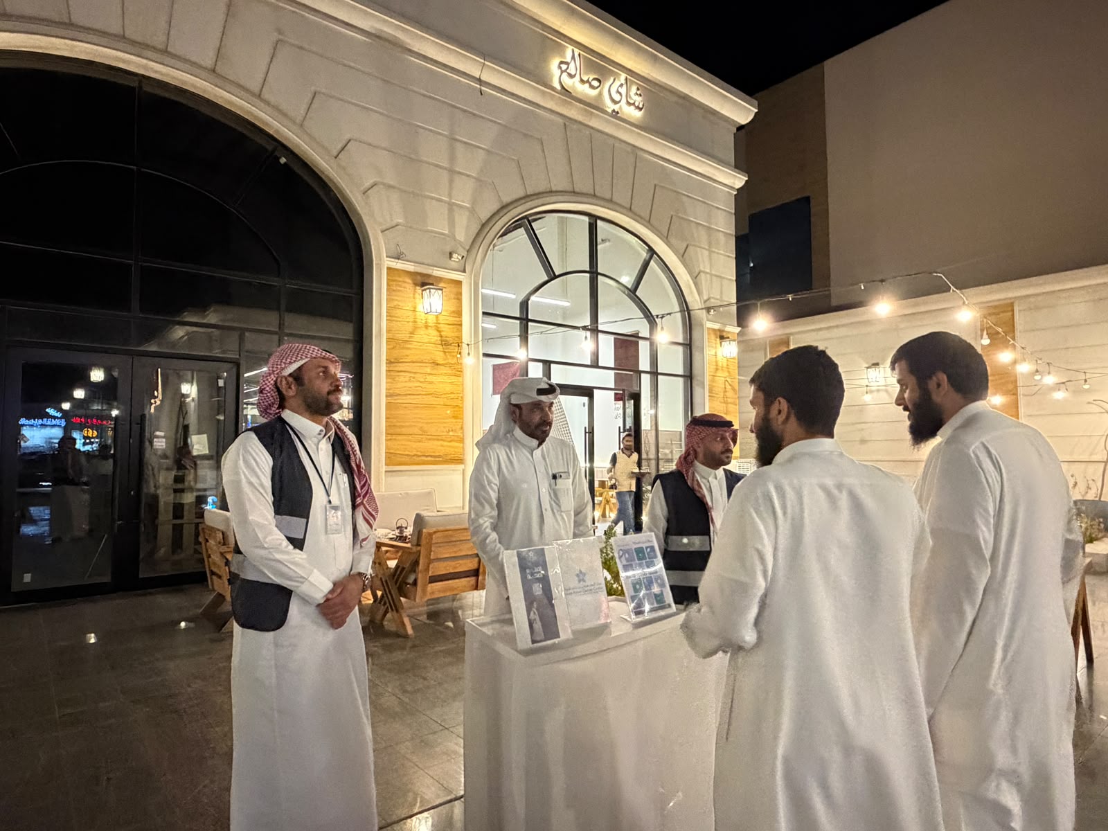 أكثر من 300 زائر لركن التوعية بأمراض الأورام خلال جولاته التوعوية في عدة مواقع