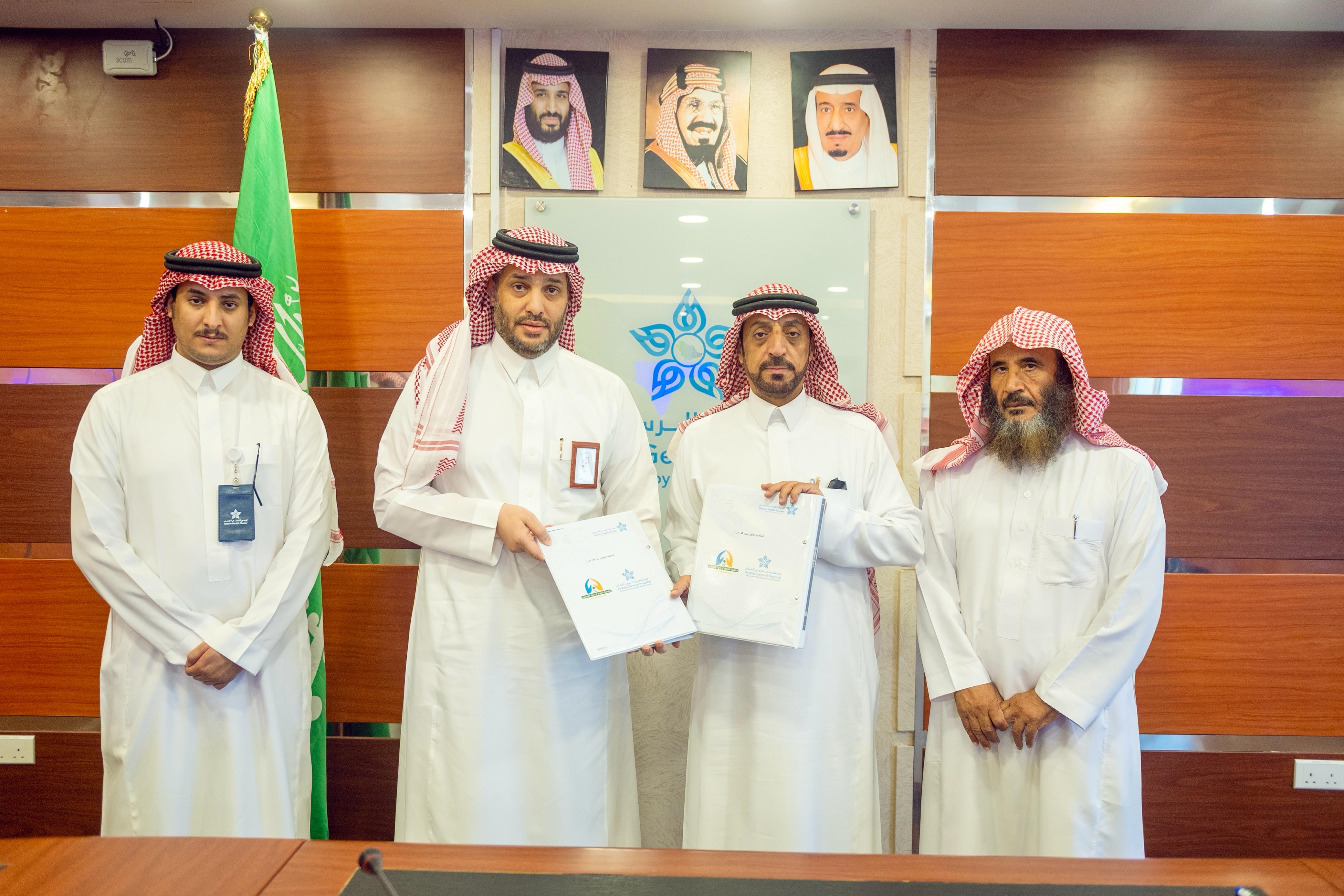 مستشفى الرس العام يوقع اتفاقية تعاون مع جمعية التآخي لتعزيز الشراكة المجتمعية ودعم الخدمات الصحية