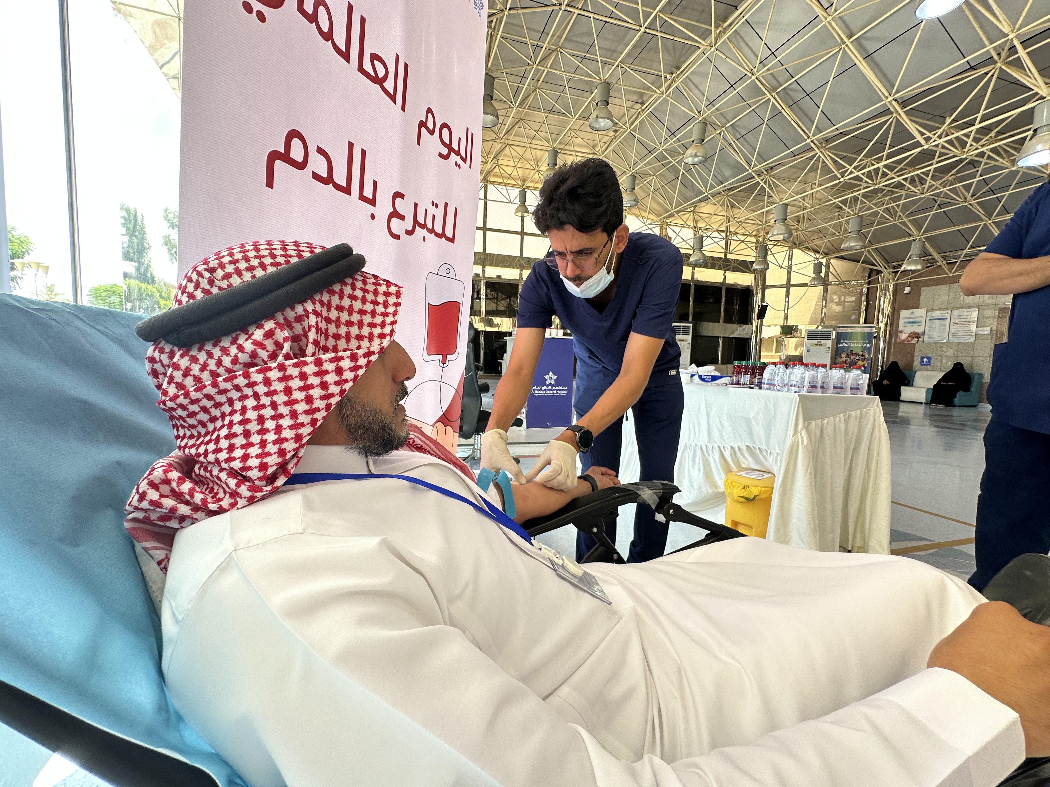 مستشفى البدائع العام يفعّل اليوم العالمي للتبرع بالدم